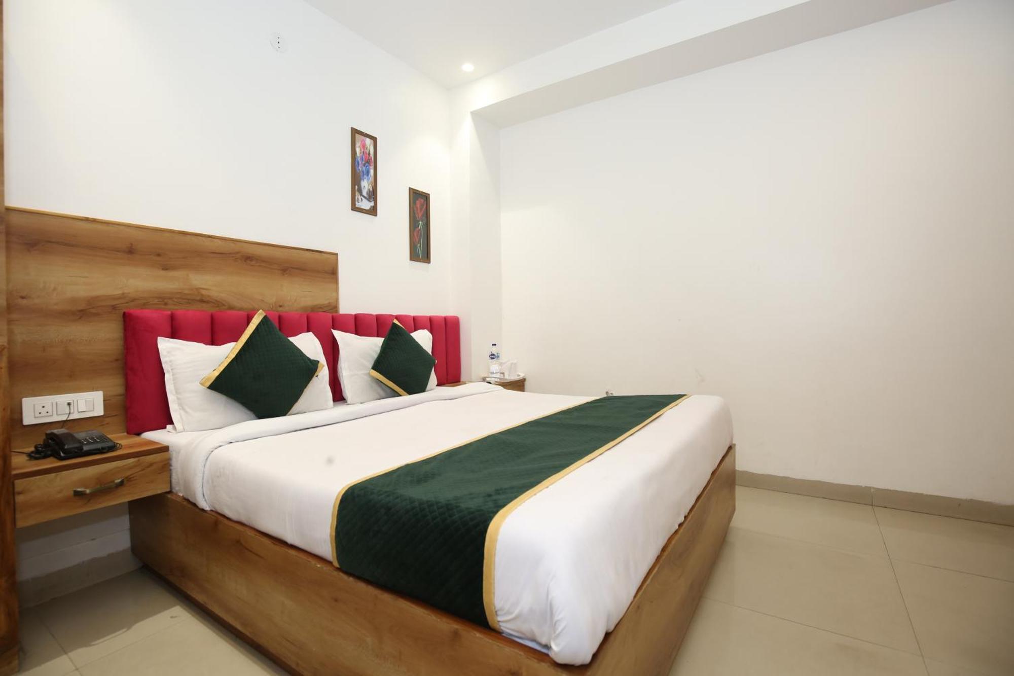 Hotel Rv Regency Амритсар Экстерьер фото