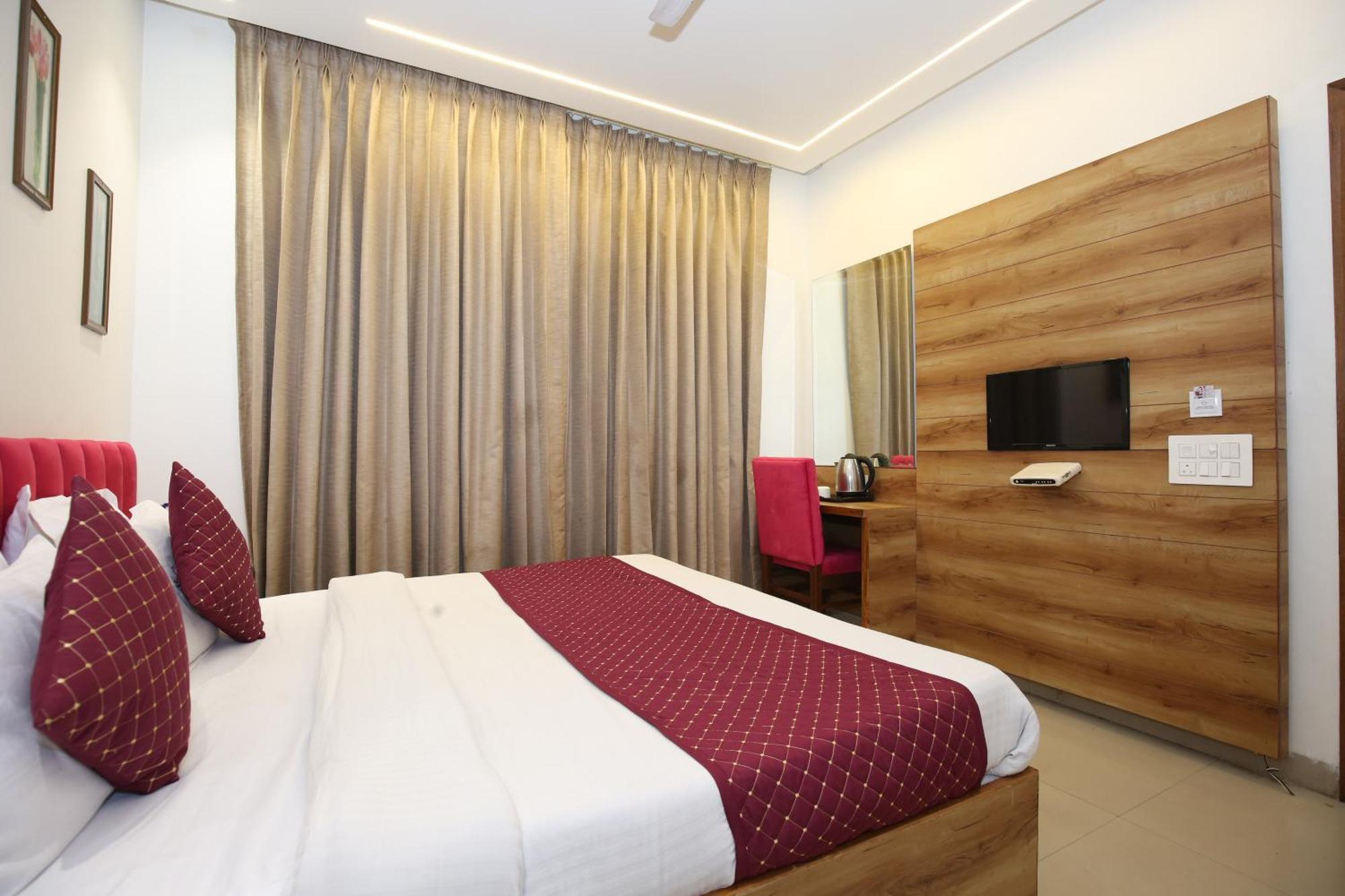 Hotel Rv Regency Амритсар Экстерьер фото