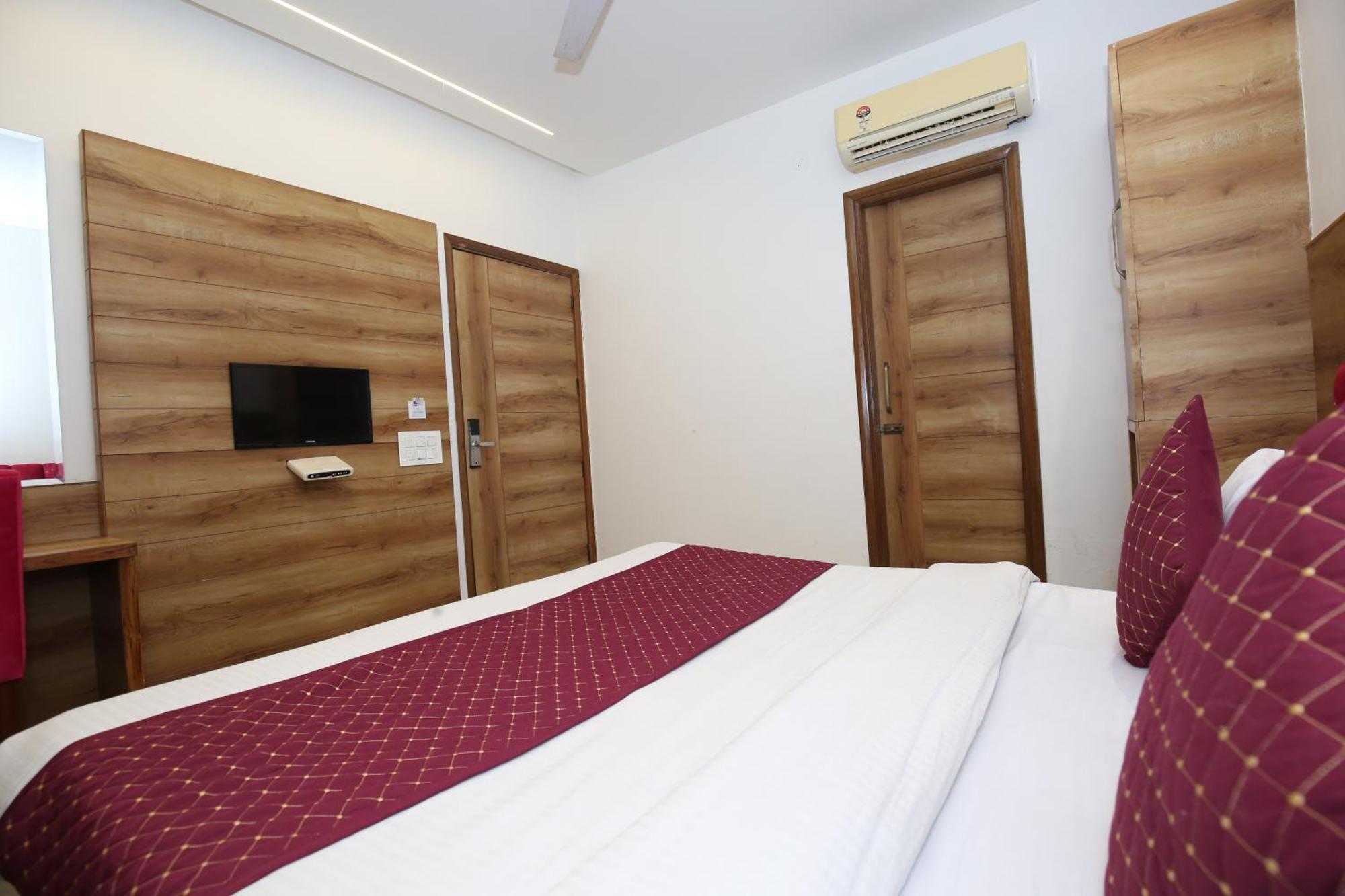 Hotel Rv Regency Амритсар Экстерьер фото