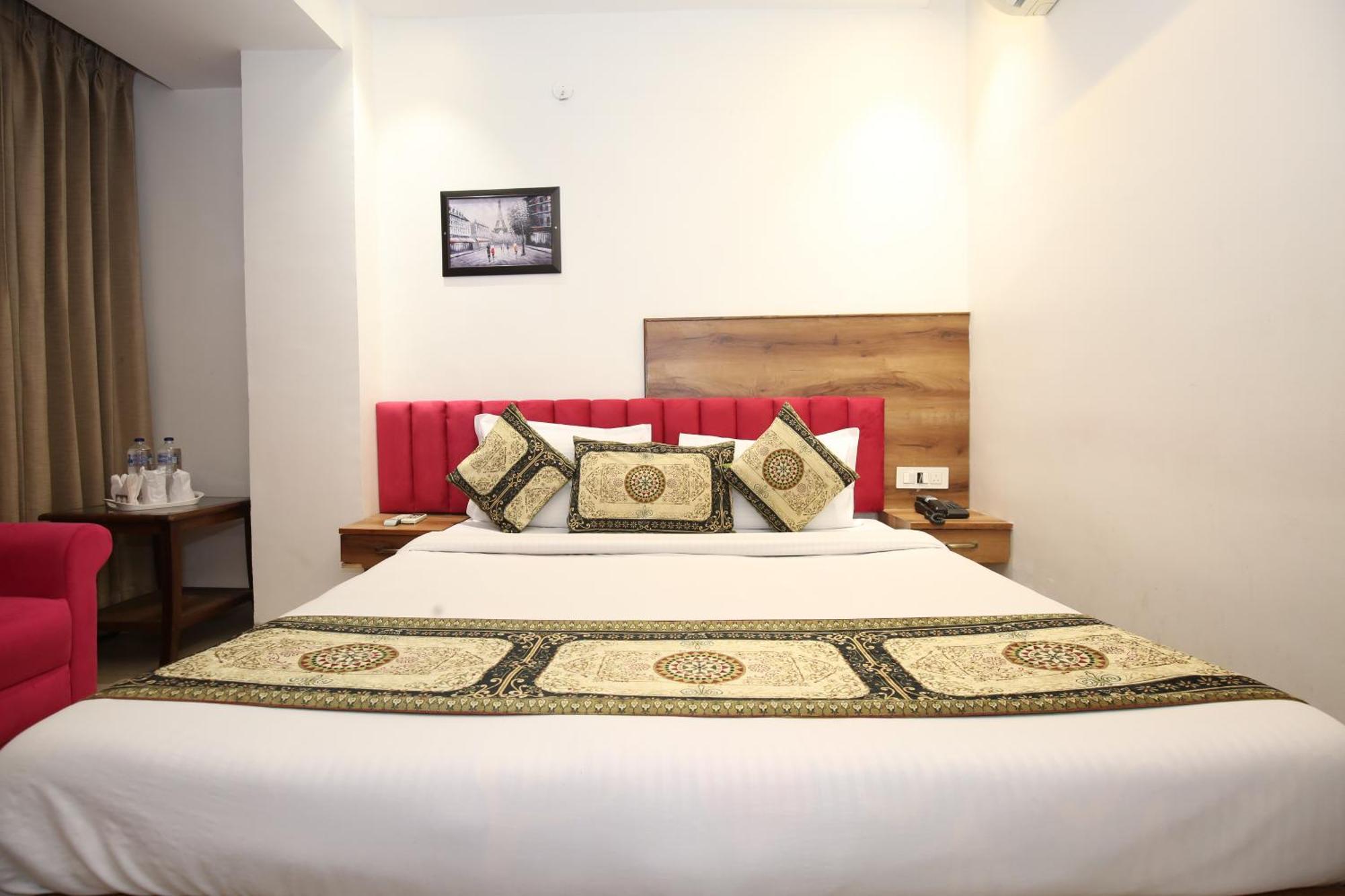 Hotel Rv Regency Амритсар Экстерьер фото