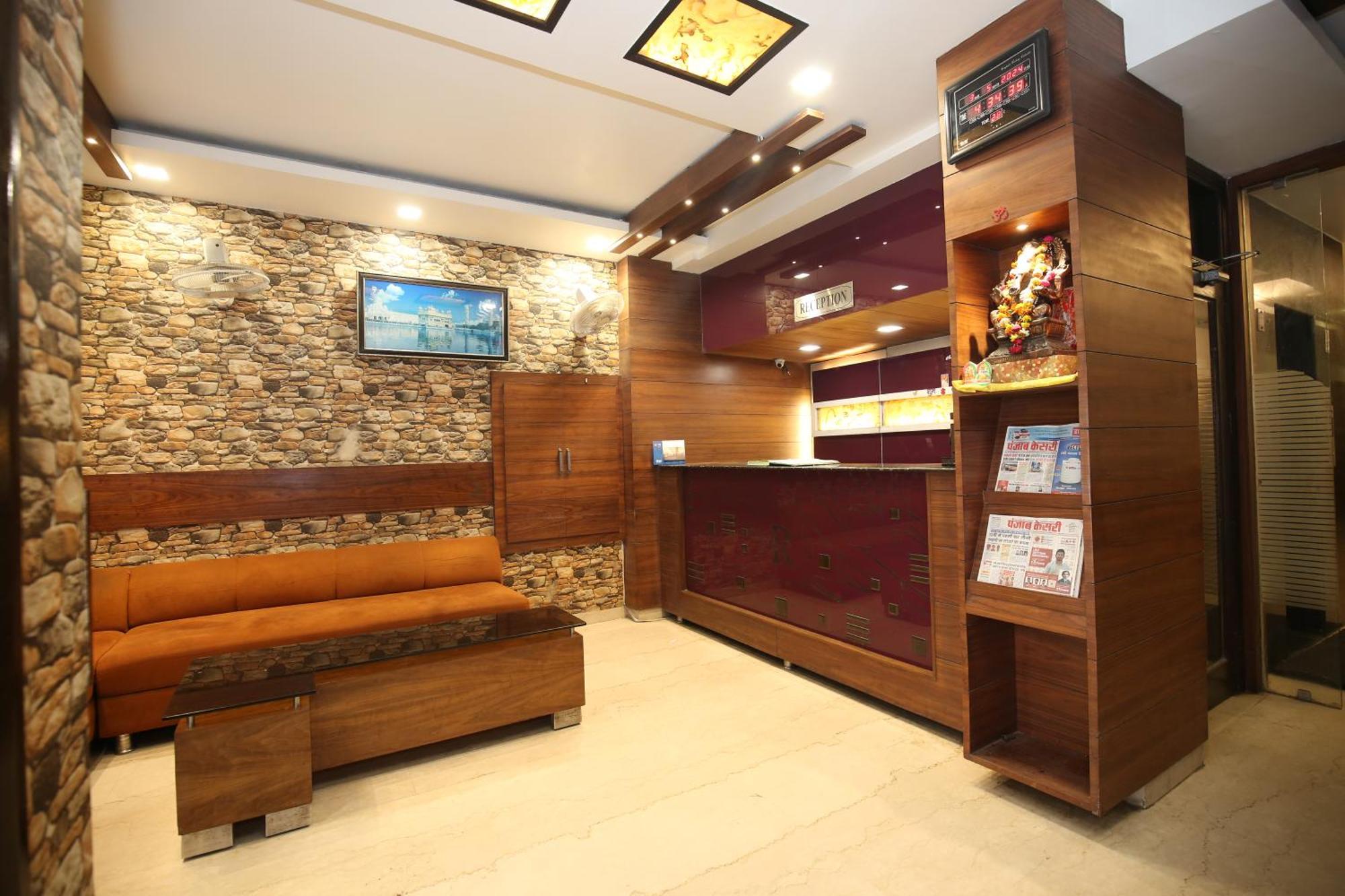 Hotel Rv Regency Амритсар Экстерьер фото