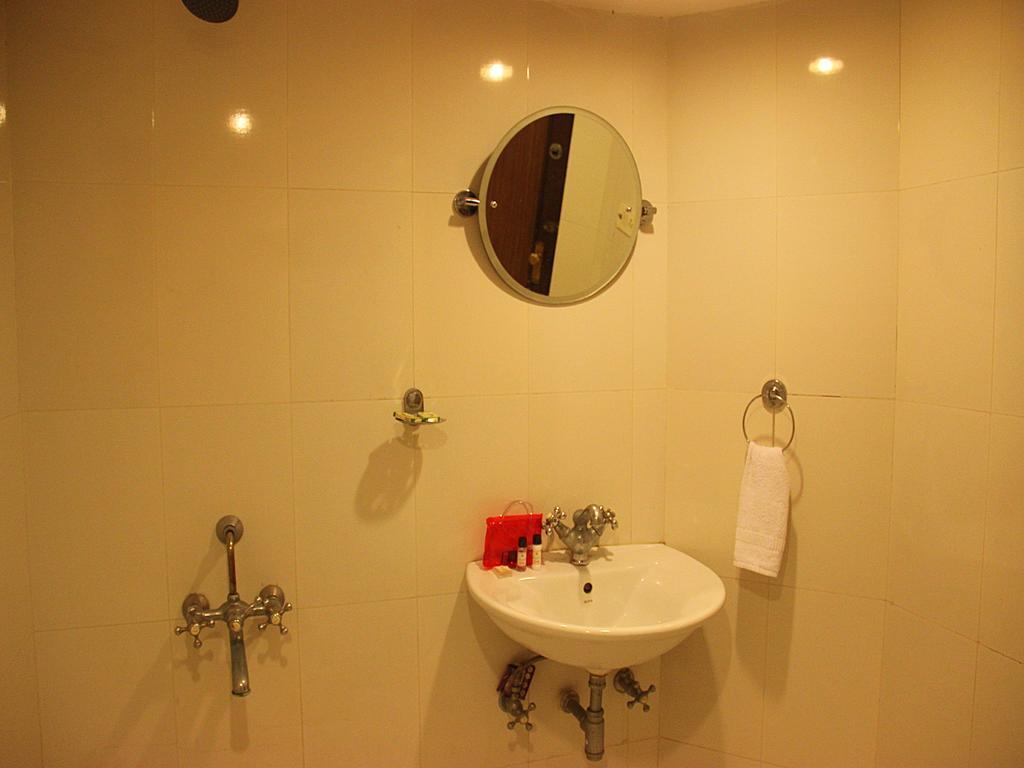 Hotel Rv Regency Амритсар Экстерьер фото
